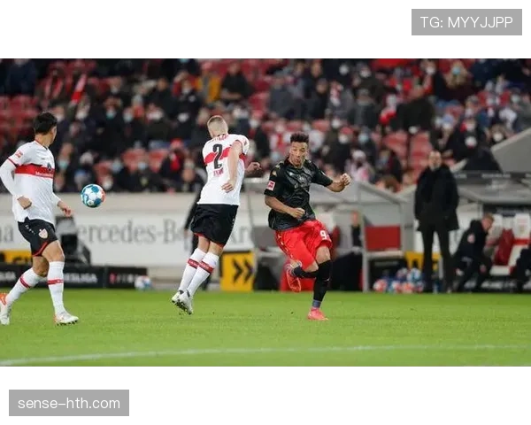 阿贾克斯关键球员发挥稳健，助球队斩获胜利佳绩