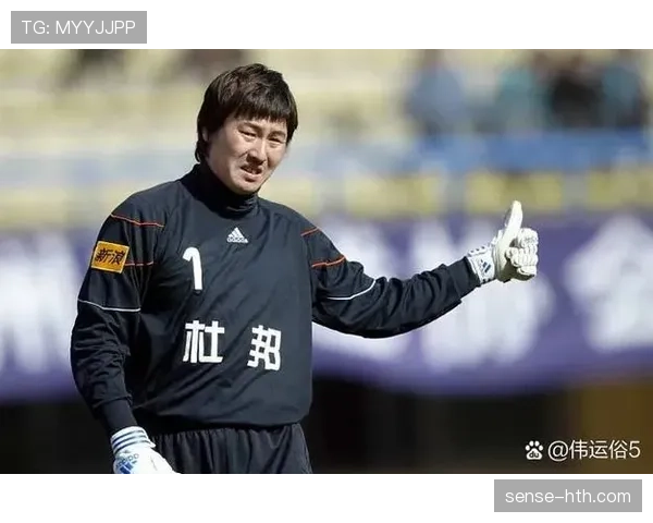 阿什拉夫盘带技术表现稳健，成为足球新潮流的引领者