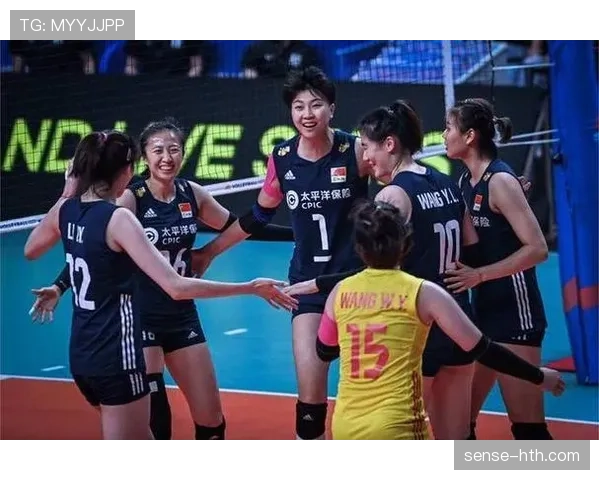 袁心玥场上像钢炮，出门像行走的奢侈品——我还在数着下个月工资